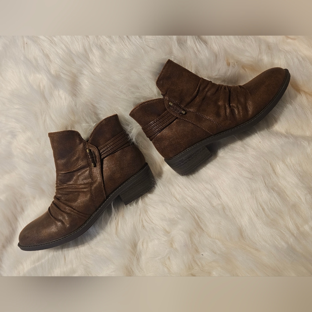 BareTraps Stevie Dark Brown Heeled Boots